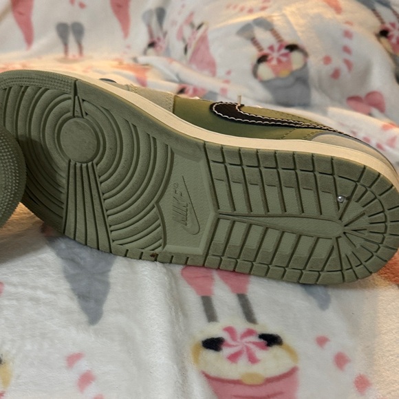 Nike Men's Olive and Tan Sneakers - Picture 6 of 8